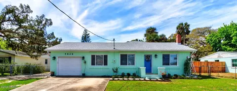 5828 Riverside Dr, Port Orange, FL 32127