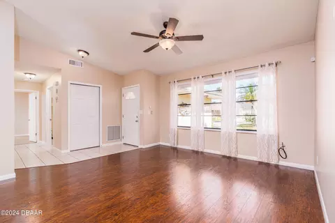 310 Wildwood Dr, Edgewater, FL 32132 photo 5