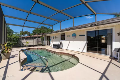 310 Wildwood Dr, Edgewater, FL 32132 photo 2