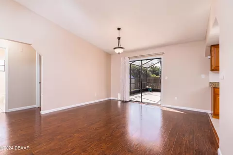 310 Wildwood Dr, Edgewater, FL 32132 photo 8