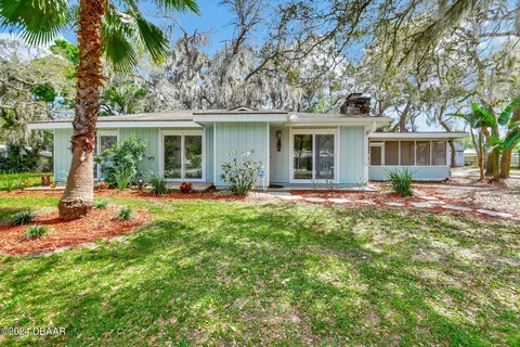 604 Lake Dr, Deland, FL 32724