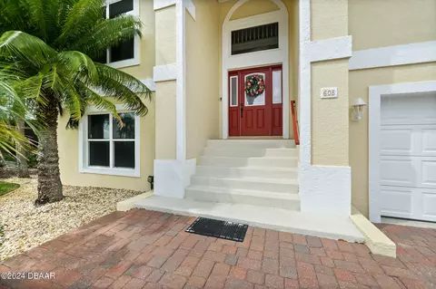 608 River View Rd, Flagler Beach, FL 32136