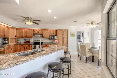 14 Julie Dr, Ormond Beach, FL 32176 photo 4