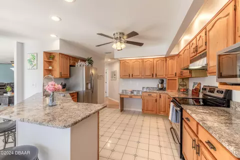 14 Julie Dr, Ormond Beach, FL 32176 photo 5