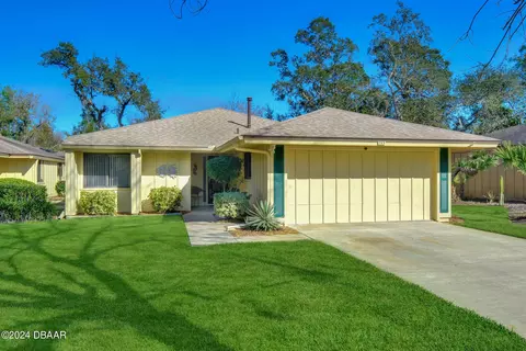 725 Saint Andrews Cir, New Smyrna Beach, FL 32168