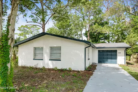 1468 Wildrose Ln, Daytona Beach, FL 32117