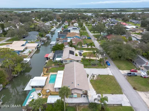 133 Flamingo Rd, Edgewater, FL 32141