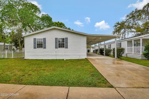1372 Vine St, Daytona Beach, FL 32117