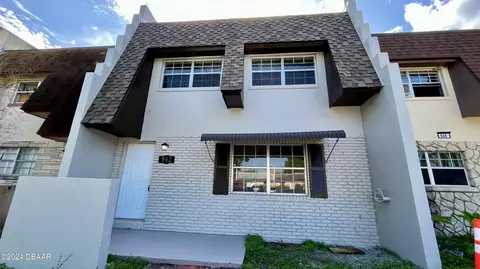942 W Millard Ct, Daytona Beach, FL 32117
