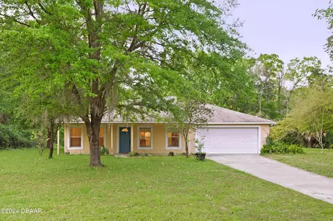 24609 W Lloyd St, Astor, FL 32102