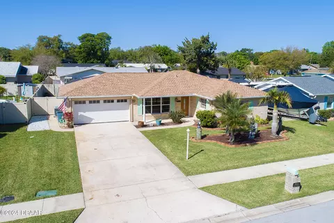 2950 Carriage Dr, South Daytona, FL 32119