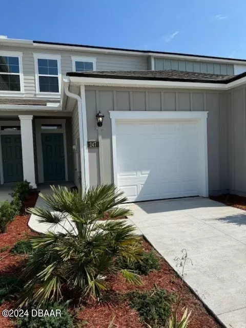 247 Redbud Rd, Palm Coast, FL 32137
