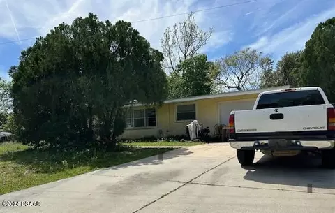 1740 Derbyshire Rd, Daytona Beach, FL 32117