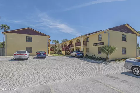 216 Glenview Blvd #206, Daytona Beach, FL 32118