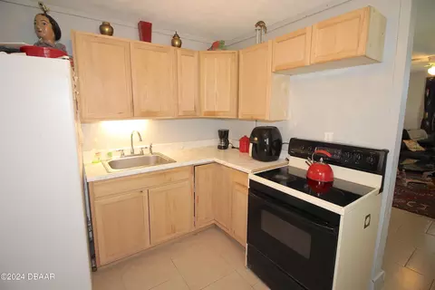Kitchen - 304 Edith St, Edgewater, FL 32132 photo 2 of 2