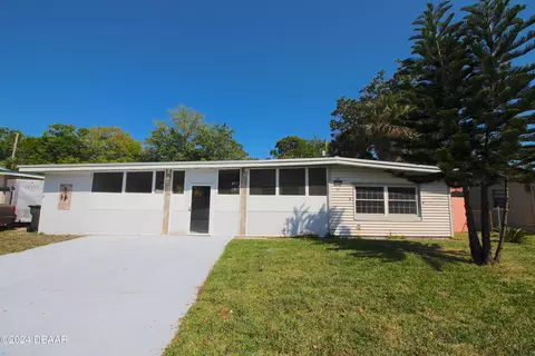 1031 Alice Dr, Daytona Beach, FL 32117
