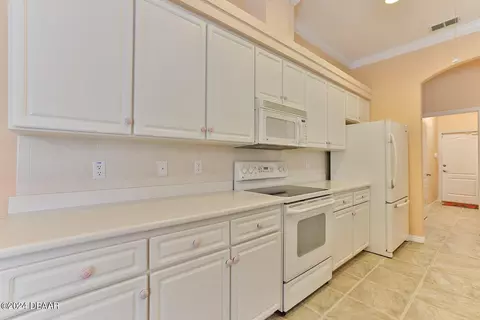 Kitchen - 1446 Dolph Cir, Ormond Beach, FL 32174 photo 2 of 4