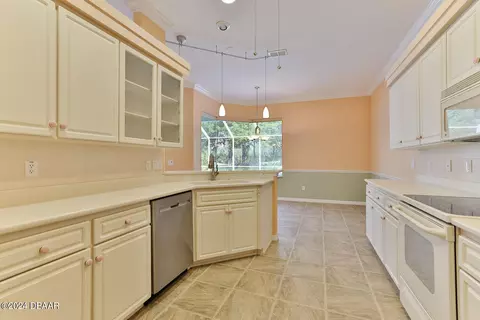 Kitchen - 1446 Dolph Cir, Ormond Beach, FL 32174 photo 4 of 4