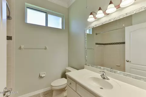 Bath - 1446 Dolph Cir, Ormond Beach, FL 32174 photo 5 of 6