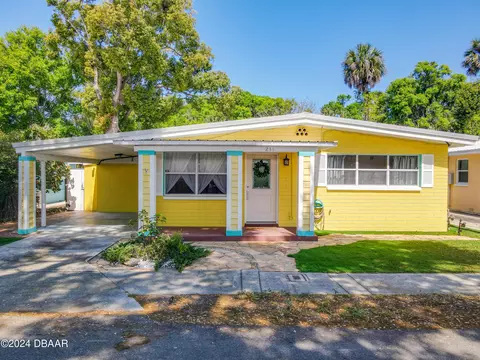 211 Marshall St, New Smyrna Beach, FL 32168