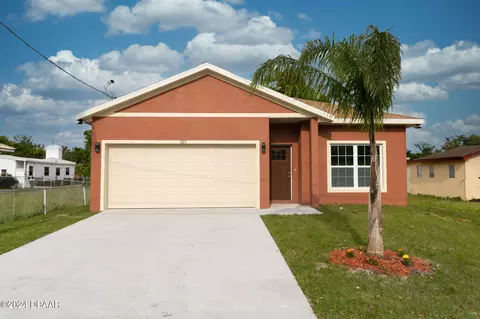 925 Glenwood St, Daytona Beach, FL 32117
