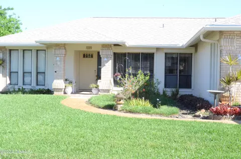 523 Sparrow Dr, Edgewater, FL 32141 photo 2