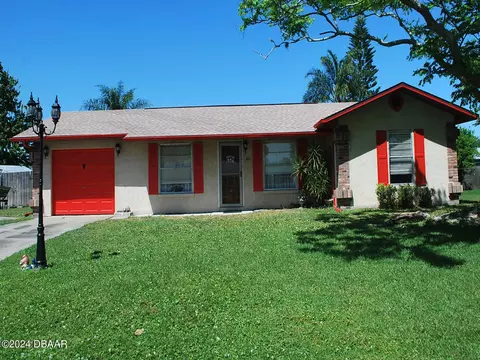 305 Cherrywood Ln, Edgewater, FL 32132