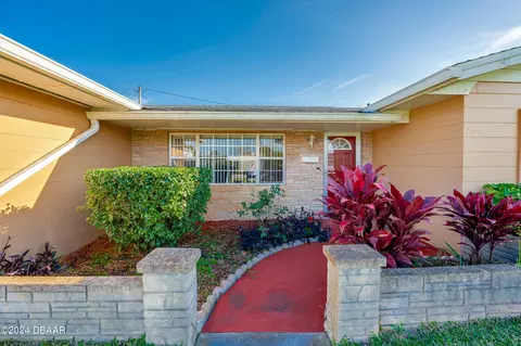 1653 Slogar Cir, Daytona Beach, FL 32117