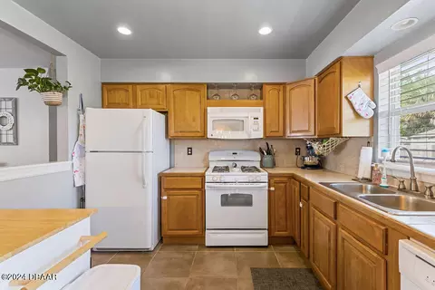 1320 Golf Ave, Ormond Beach, FL 32174 photo 9