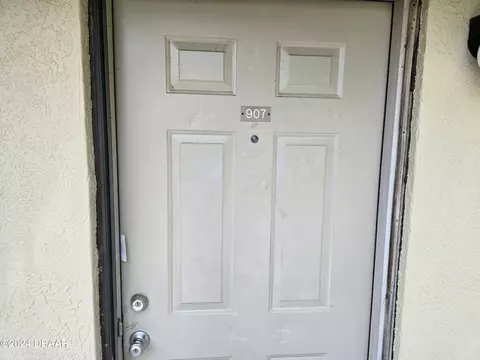1601 Big Tree Rd #907, South Daytona, FL 32119