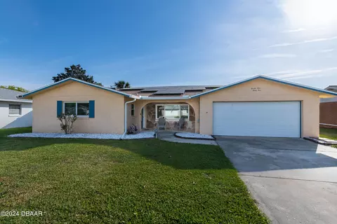 2935 Carriage Dr, South Daytona, FL 32119