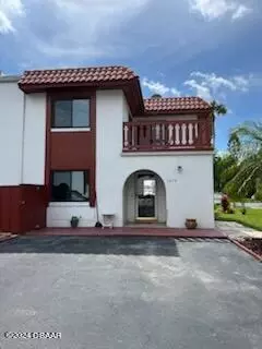 2079 Oak Meadow Cir, South Daytona, FL 32119