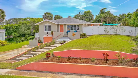 322 Hartford Ave, Daytona Beach, FL 32118