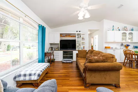 2525 Queen Palm Dr, Edgewater, FL 32141 photo 6