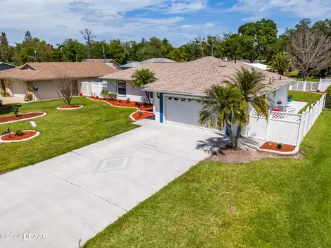2525 Queen Palm Dr, Edgewater, FL 32141 photo 2