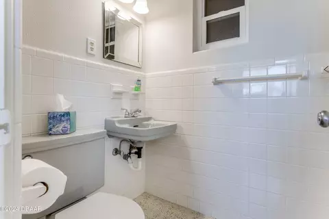 Bath - 149 Longwood Dr, Ormond Beach, FL 32176 photo 2 of 2