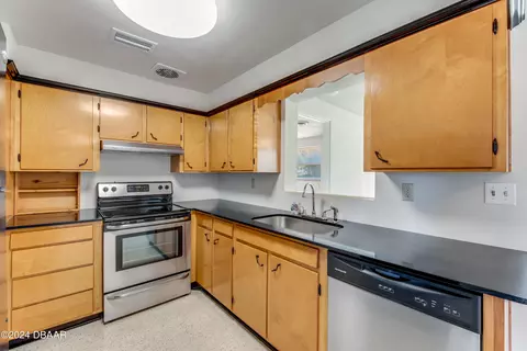 Kitchen - 149 Longwood Dr, Ormond Beach, FL 32176 photo 1 of 2