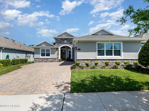 1247 N Victoria Hills Dr, Deland, FL 32724