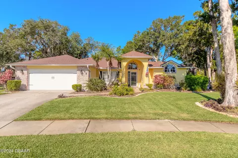 82 Old Sunbeam Dr, South Daytona, FL 32119