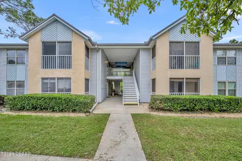 101 Bent Tree Dr #21, Daytona Beach, FL 32114