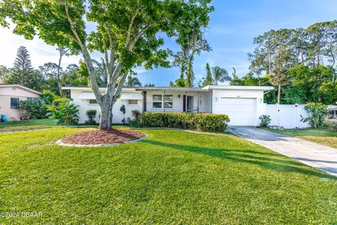 567 Martha Dr, Holly Hill, FL 32117