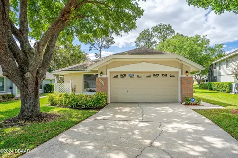 263 Braeburn Cir, Daytona Beach, FL 32114