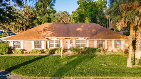 3427 Country Manor Dr, South Daytona, FL 32119