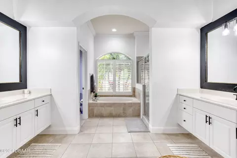 Bath - 115 Squirrel Ln, Ormond Beach, FL 32174 photo 2 of 8