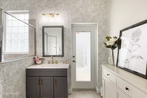 Bath - 115 Squirrel Ln, Ormond Beach, FL 32174 photo 6 of 8