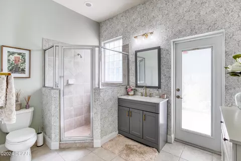 Bath - 115 Squirrel Ln, Ormond Beach, FL 32174 photo 4 of 8