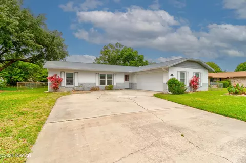 133 N Paul Revere Dr, Daytona Beach, FL 32119