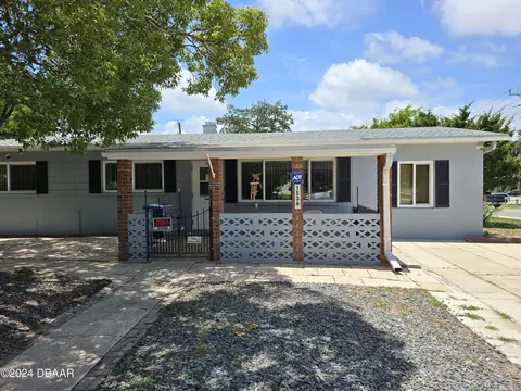 1536 Ridge Ave, Holly Hill, FL 32117