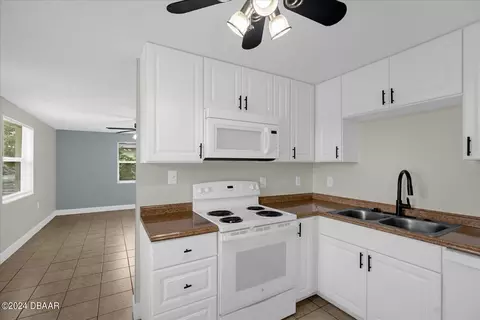 915 Lake Ave, Edgewater, FL 32132 photo 11