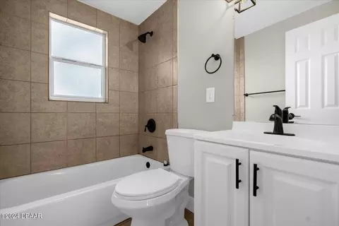 915 Lake Ave, Edgewater, FL 32132 photo 7